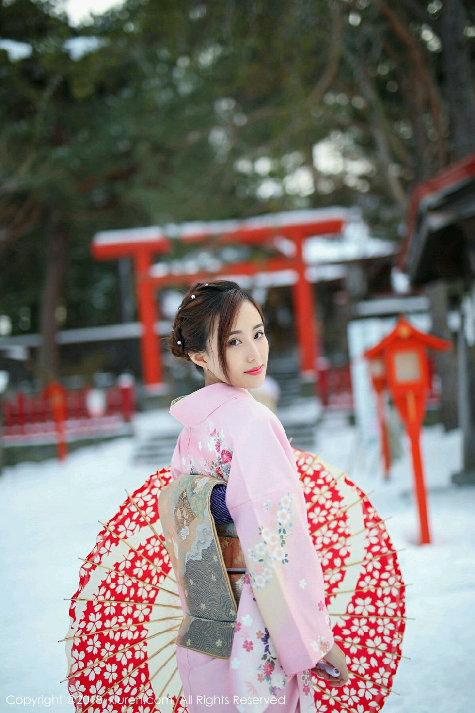 XiuRen美女猫宝北海道旅拍粉色和服粉色比基尼惹火魅惑套图写真