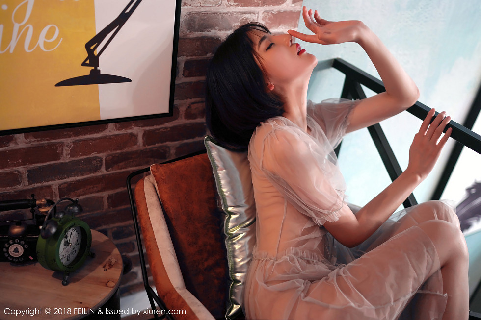 FeiLin嗲囡囡VOL嫩模就是阿朱啊性感黑白大片全裸秀美背撩人魅惑套图写真